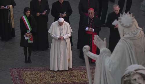 L’omaggio di Papa Francesco all’Immacolata in Piazza di Spagna