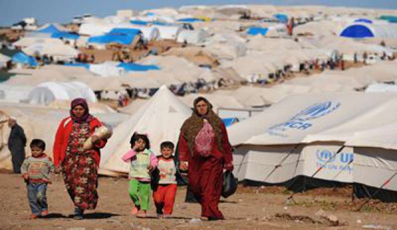 LIBANO, EMERGENZA RIFUGIATI SIRIANI: IL 70% VIVE SOTTO LA SOGLIA DI POVERTA’
