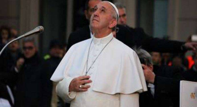 Il Papa affida alla Madonna bambini, famiglie e lavoratori