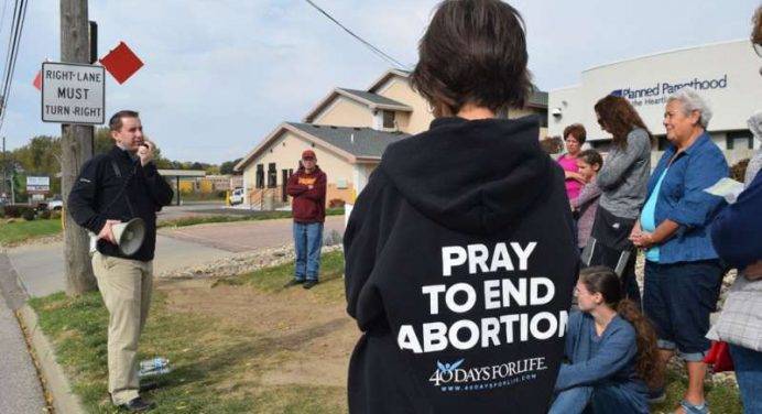 14mila bambini salvati dall'aborto