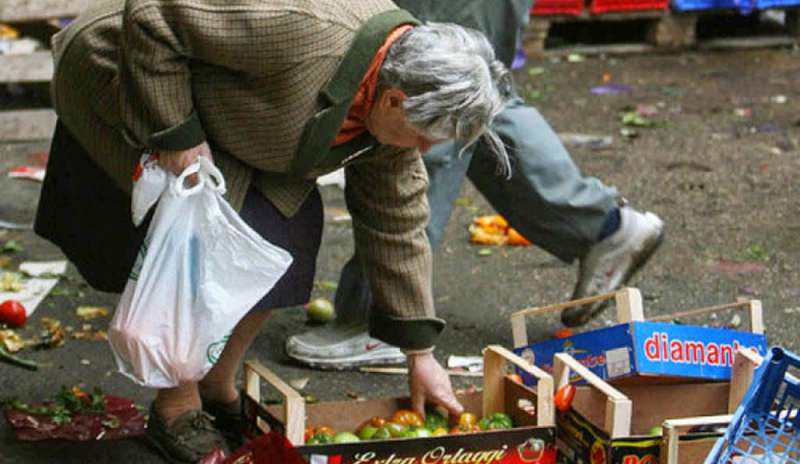 2,7 milioni di italiani costretti a chiedere aiuto per mangiare
