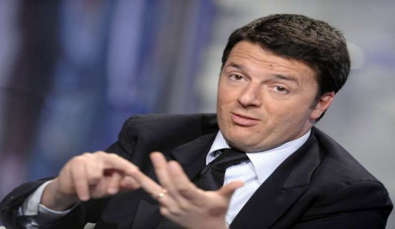 Il 2015 di Renzi è sempre su Twitter: lavoro, pubblica amministrazione, fisco, giustizia