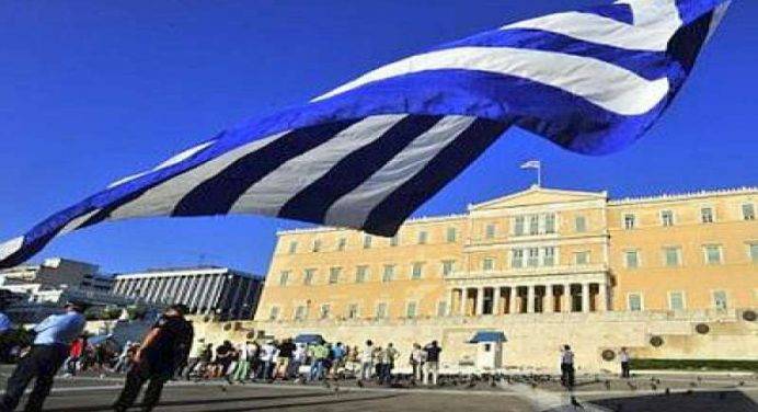 La Grecia verso le elezioni anticipate: fallisce la terza votazione del Parlamento