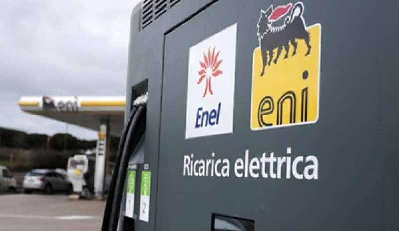 GREEN ENERGY: ENTRO IL 2017 COLONNINE ELETTRICHE ANCHE IN AUTOSTRADA