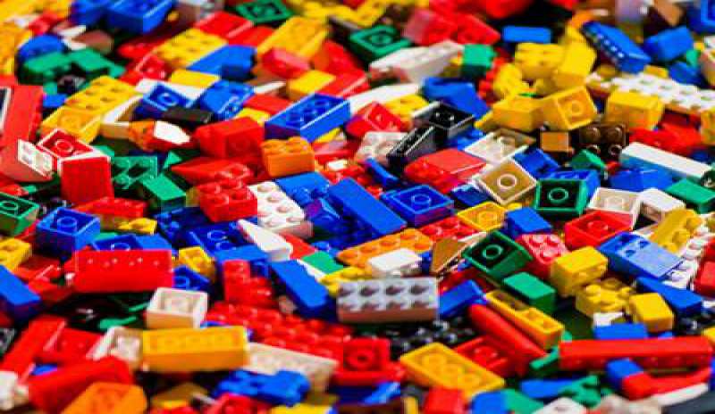 A ROMA UN COLOSSEO DI LEGO SULLA TERRAZZA DEL PINCIO