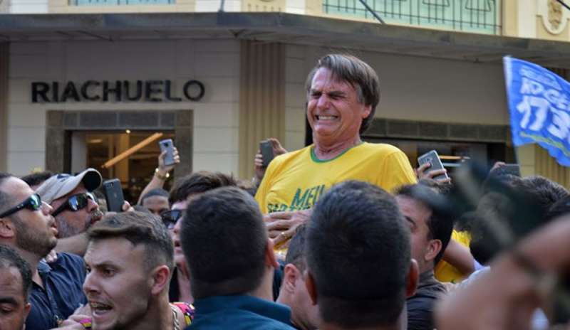 Accoltellato il candidato Bolsonaro