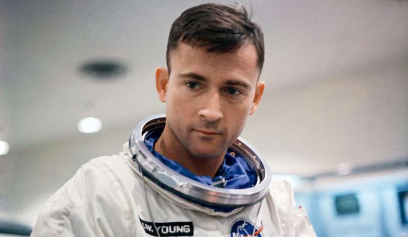 Addio a John Young, l'astronauta dei record