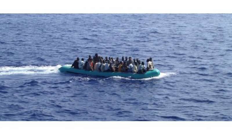 Affonda un altro barcone, 100 dispersi in Libia