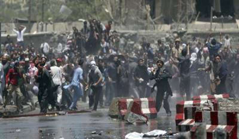 Afghanistan: disordini vicino al palazzo presidenziale di Kabul, 1 morto e 8 feriti