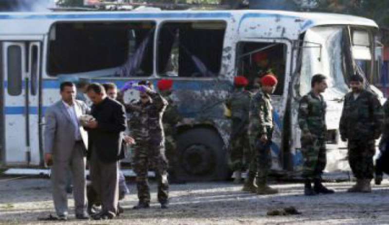 Afghanistan: kamikaze si fa esplodere contro un bus, 8 morti e 17 feriti
