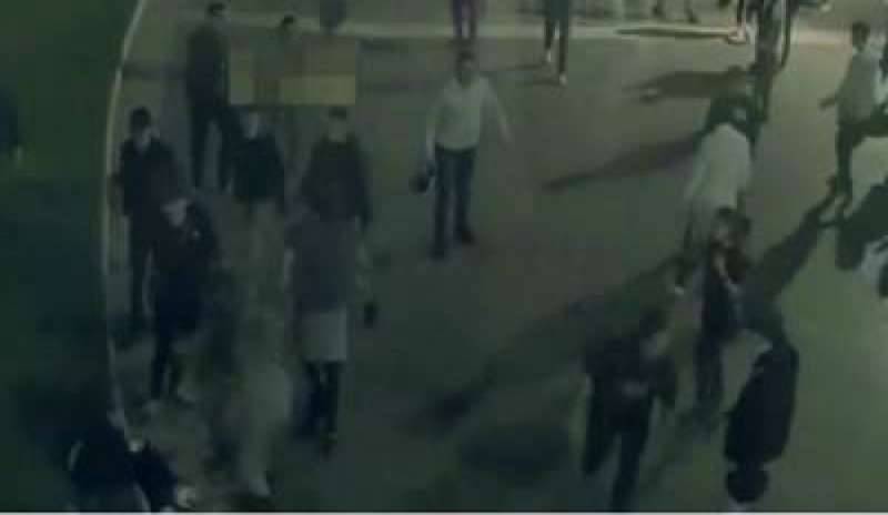 Aggressione di Piazza Cavour, prime ordinanze di custodia: arrestati in 7, fra i quali 3 minori