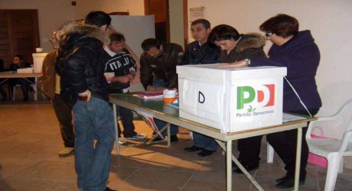 Al via le primarie Pd in Campania, l’appello di Saviano: “Disertate, favoriscono i potentati”