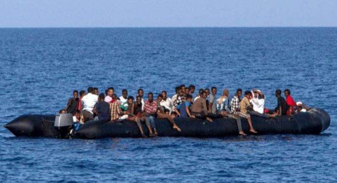 Alarm Phone: 60 migranti alla deriva vicino Lampedusa