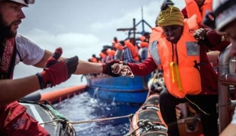 Alarm Phone: “Barca in difficoltà al largo della Libia, 8 dispersi”</p>