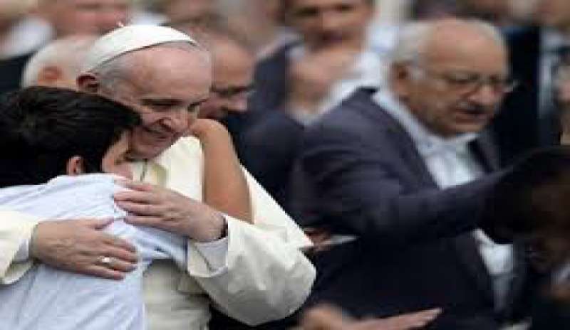 Il Papa saluta l’Albania con una visita ai bimbi del Centro Betania