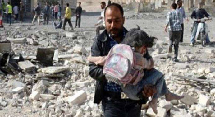 Aleppo est nella morsa del fuoco: oltre 250 mila persone intrappolate