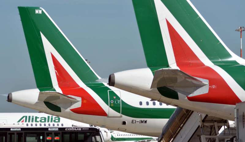 Alitalia, anche il Mef pronto a entrare nel capitale