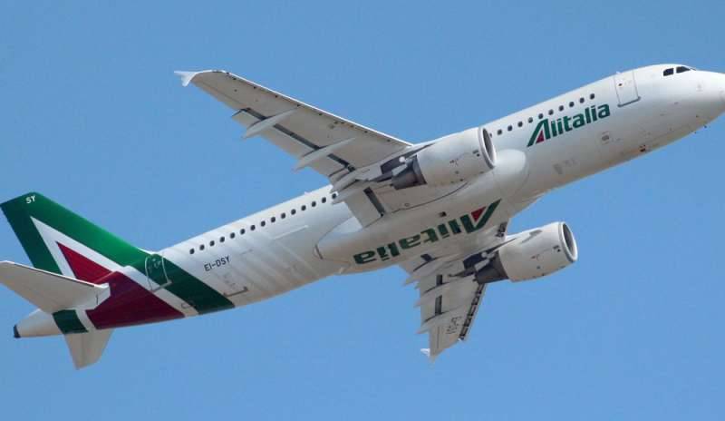 Alitalia, il gruppo Cerberus propone l’acquisizione totale