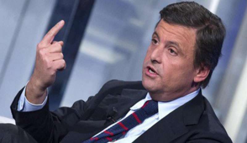 Alitalia, il ministro Calenda: “Il fallimento? Uno choc per il Pil”