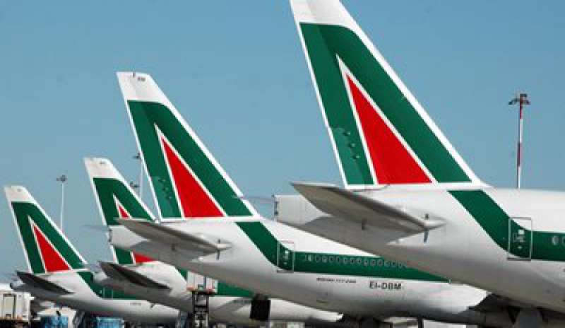 Alitalia, l’Air France si chiama fuori: “Nessun interesse al recupero di compagnie in difficoltà”