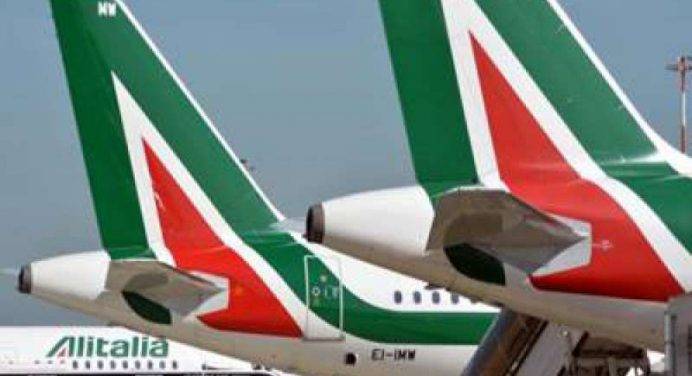 Alitalia, preaccordo tra azienda e sindacati: la parola passa ai dipendenti