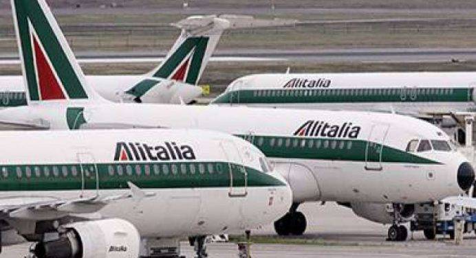 Alitalia, salta l’incontro tra azienda e sindacati: iniziato lo sciopero di 24 ore