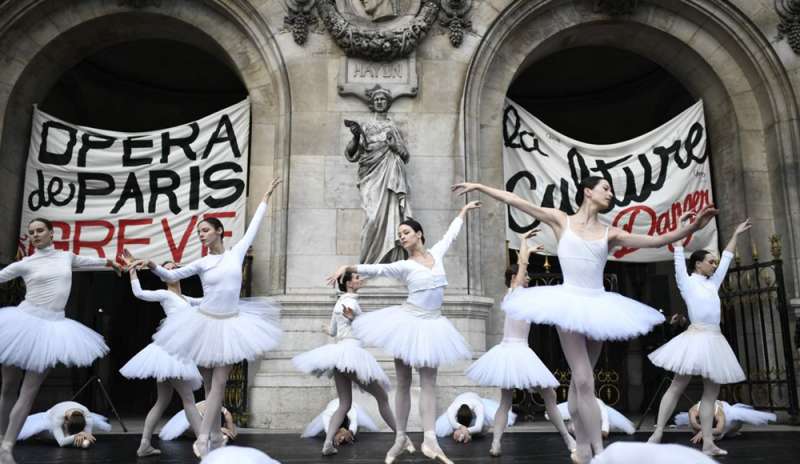 All'Opéra, la danza dei lavoratori contro Macron