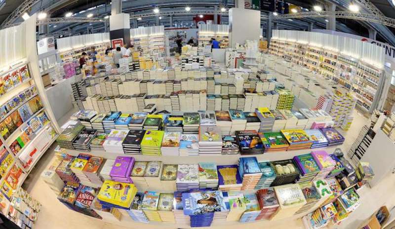 Ancora Milano la città che compra più libri su Amazon