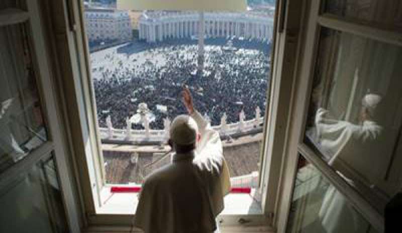 Angelus, Bergoglio: “Fidiamoci di Dio, lui non delude mai”