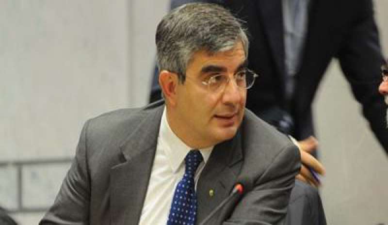 Appalti in Abruzzo, il governatore D’Alfonso indagato per corruzione