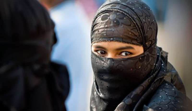 Arabi contro Apple: “Il nuovo iPhone X discrimina le donne col velo”