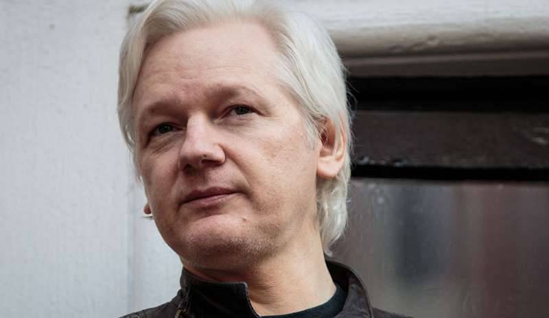 Assange e quei presunti messaggi anti Hillary