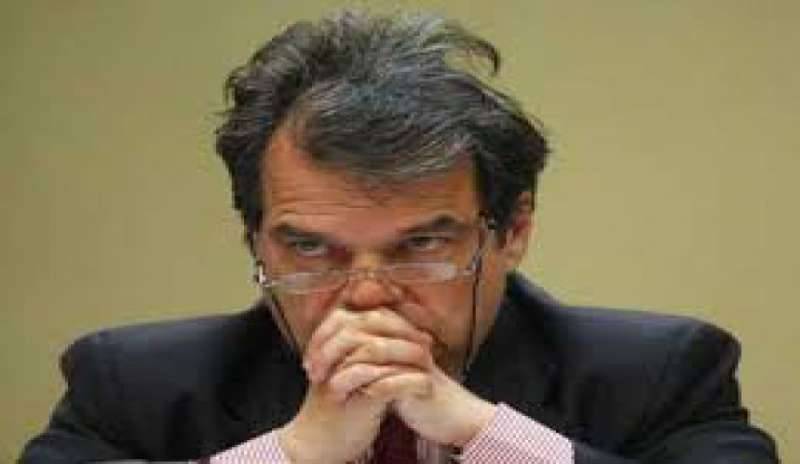 Assenteismo, Brunetta: “La legge c’è, basta applicare la mia riforma”