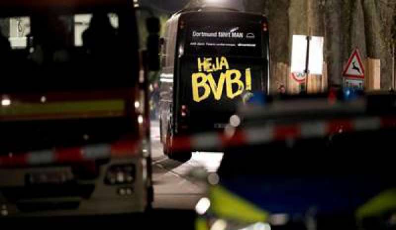 Attacco al bus del Borussia Dortmund, gli inquirenti: “Nessun legame tra iracheno arrestato e le esplosioni”