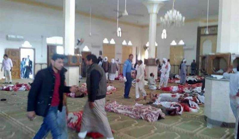 Attacco in moschea: oltre 200 morti