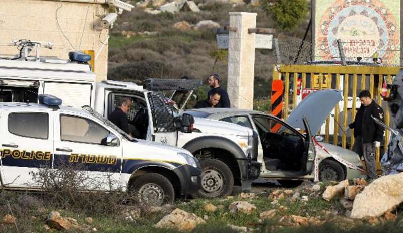 Auto contro i passanti: morti due israeliani