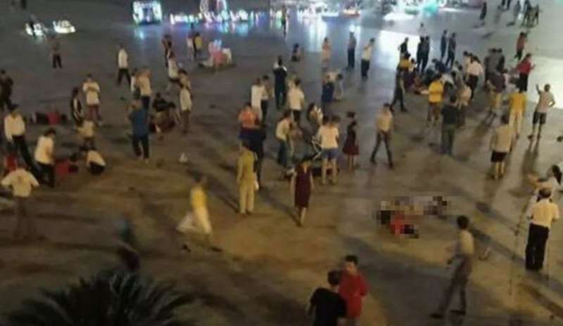 Auto sulla folla a Hengyang, 9 morti