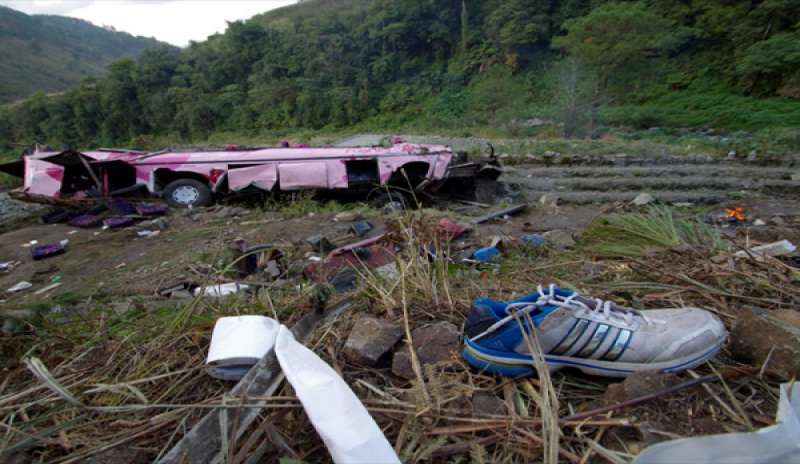 Autobus in un burrone ad Haiti, 23 morti