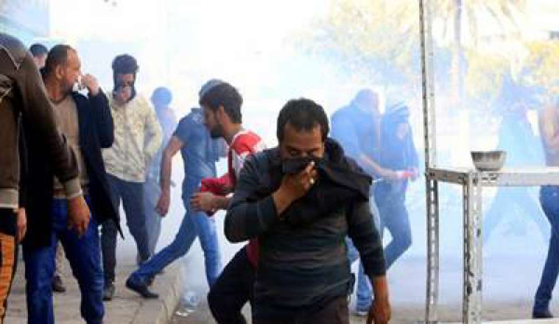 Baghdad, scontri tra manifestanti e polizia: 6 morti