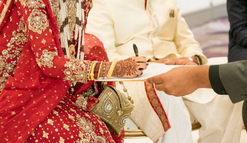 Bangladesh, via la parola “vergine” dai moduli di nozze