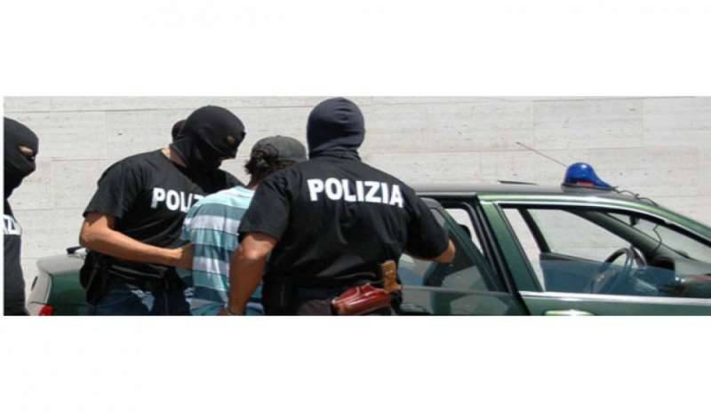 Bari, arrestato albanese per tratta di esseri umani
