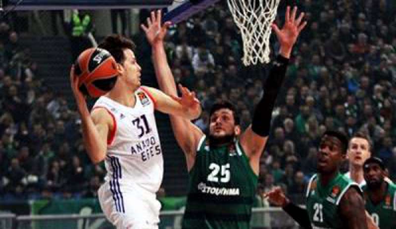 Basket: Gentile trascina il Panathinaikos, male Melli