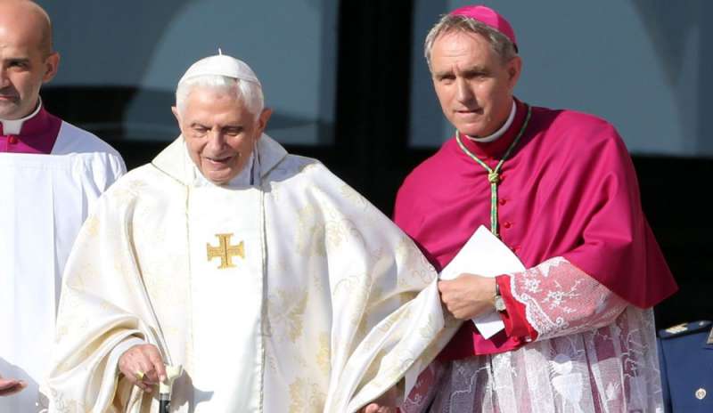 “Benedetto XVI non si è mai pentito di essersi dimesso”