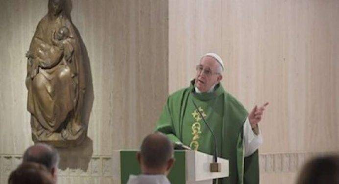 Bergoglio a Santa Marta: “In Dio giustizia è misericordia; la casistica è ipocrita”