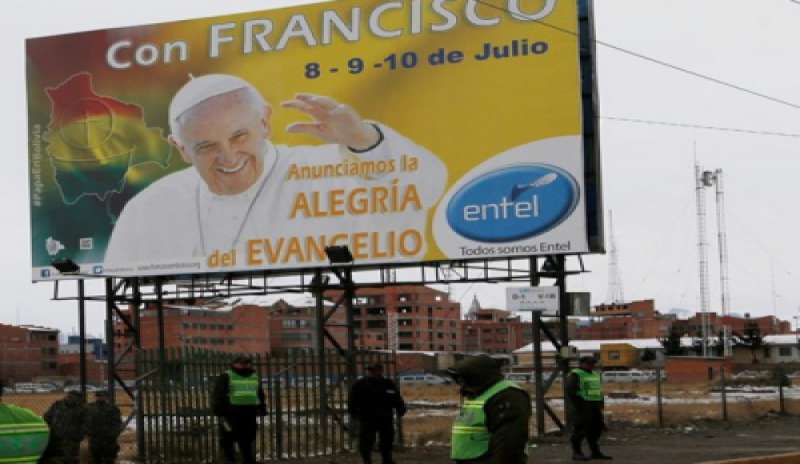 BERGOGLIO IN ECUADOR: IL DIALOGO NON AMMETTE ESCLUSIONI