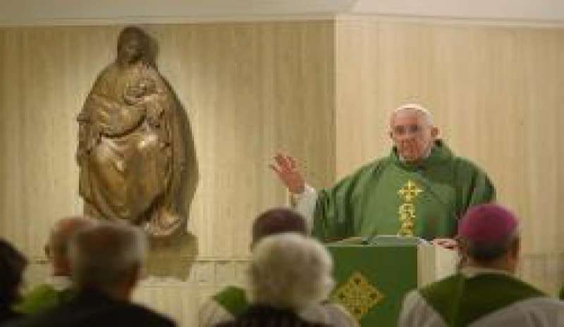 Bergoglio: “La vita cristiana è una lotta contro demonio, mondo e carne”