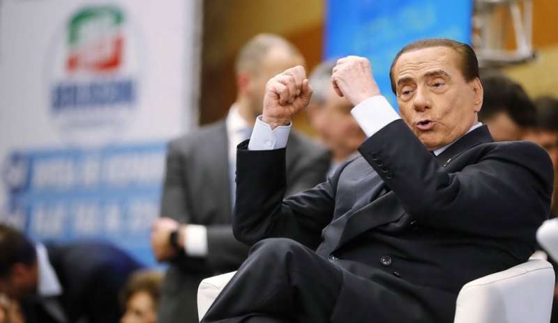 Berlusconi, annuncio a sorpresa: “Mi candido”