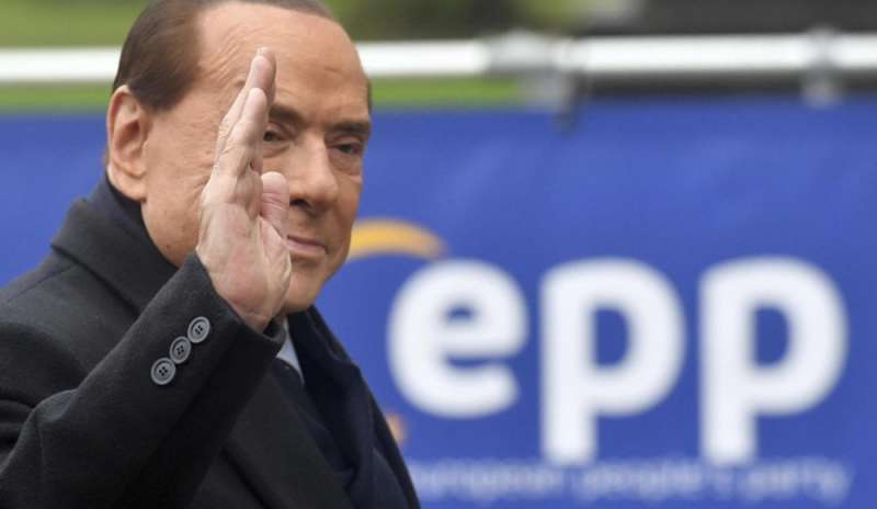 Berlusconi: “Immigrati bomba sociale pronta ad esplodere”