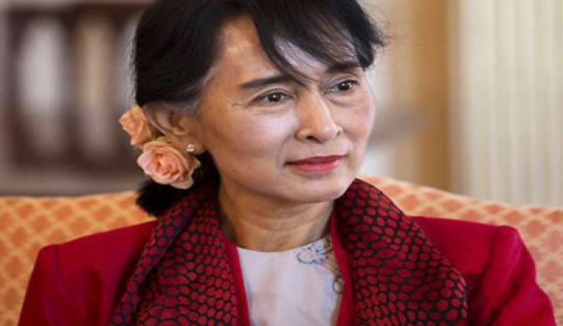 BIRMANIA: PRESIDENZA PIU’ LONTANA PER AUNG SAN SUU KYI