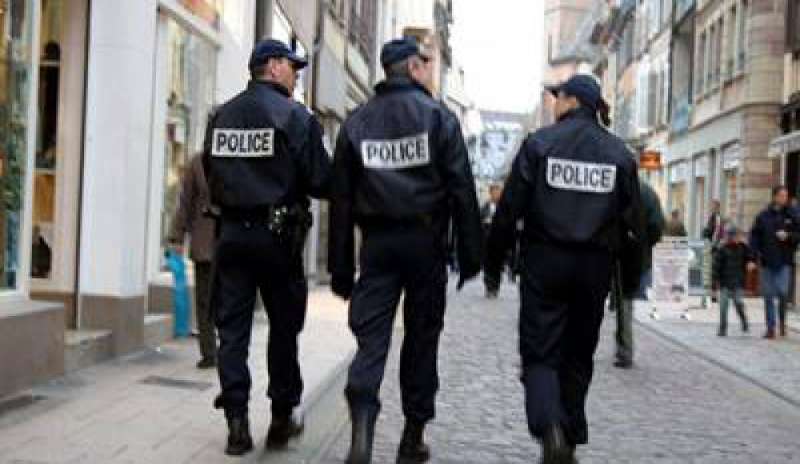 Blitz antiterrorismo a Strasburgo, 7 arresti. Cazeneuve: “Sventato un nuovo attacco”